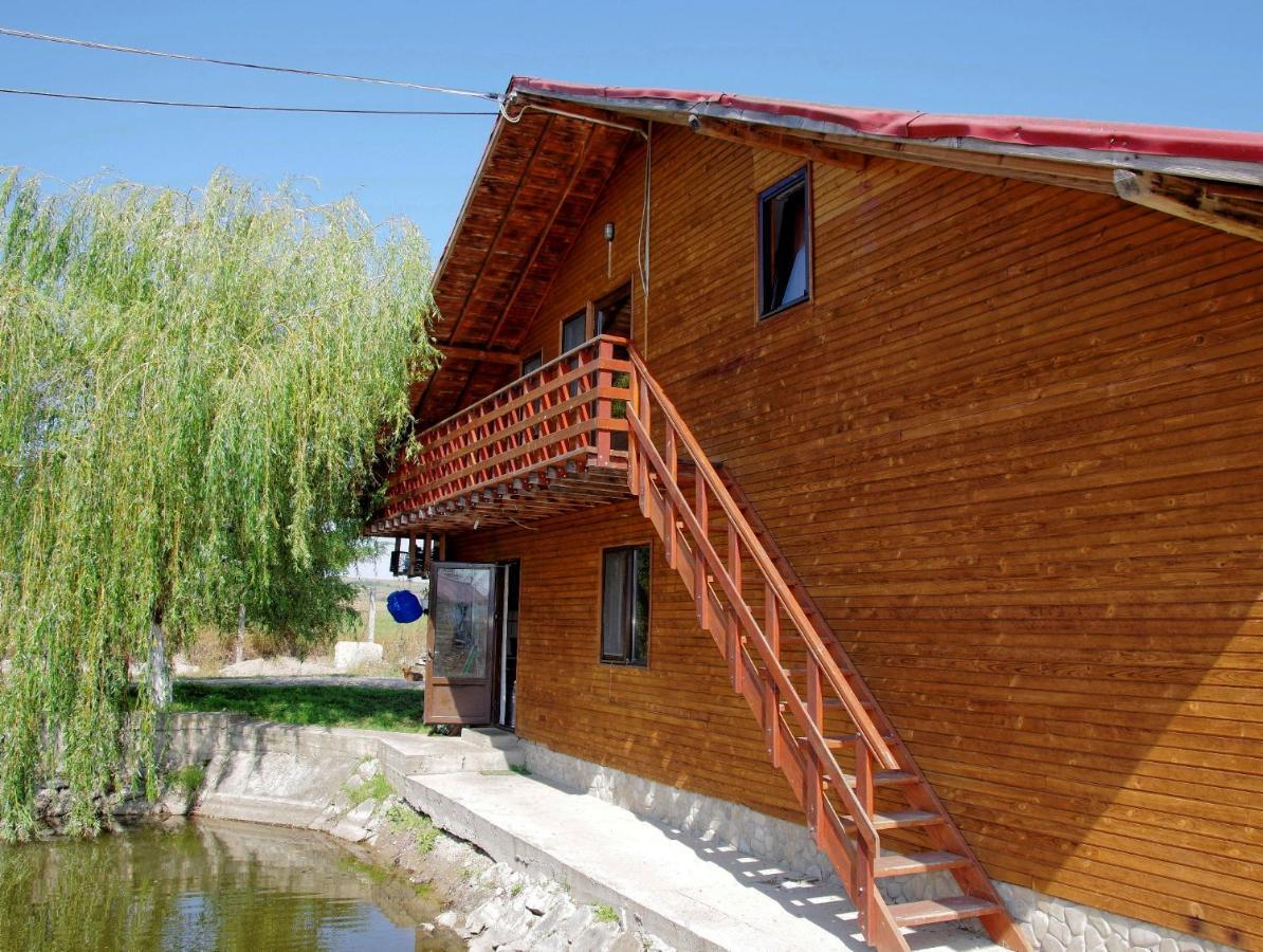 Pensiunea ,,La Struti" Targu Neamt Exterior photo